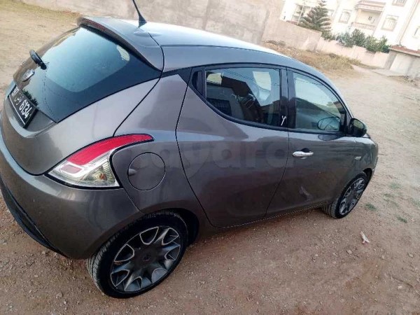 lancia Ypsilon avec Climatisation