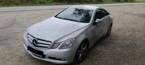 Mercedes-Benz Classe E avec Climatisation