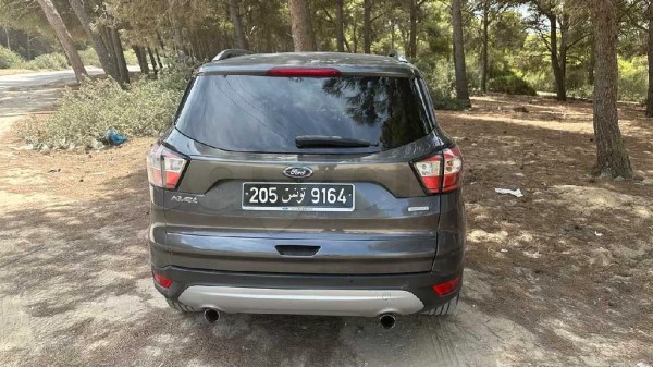 Ford Kuga avec Climatisation