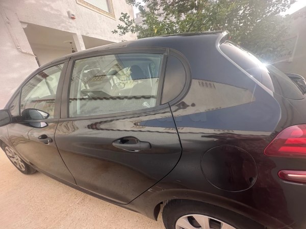 Peugeot 208 avec ABS