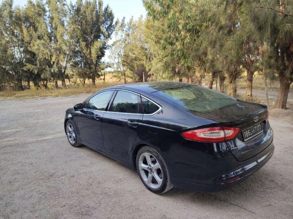 Ford Fusion avec Climatisation