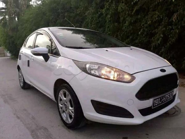 Ford Fiesta avec Climatisation