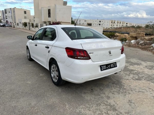 Peugeot 301 avec Climatisation